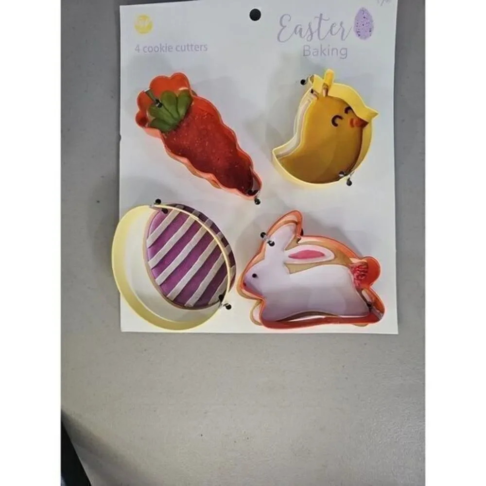 WILTON 4-Piece Cookie Cutter Set Metal EASTER BAKING Bunny Chick Egg Carrot